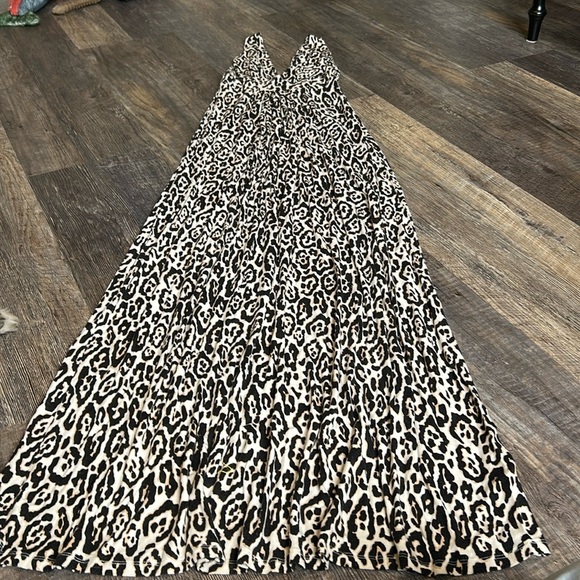 Tart Women's Flowy Leopard Animal Print V-Neck Empire Stretch Maxi Dress Size S - Picture 2 of 6